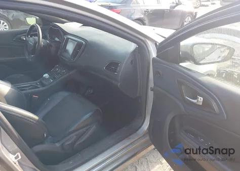 2015 Chrysler 200 S z USA, uszkodzony, nr VIN 1C3CCCBB4FN754930